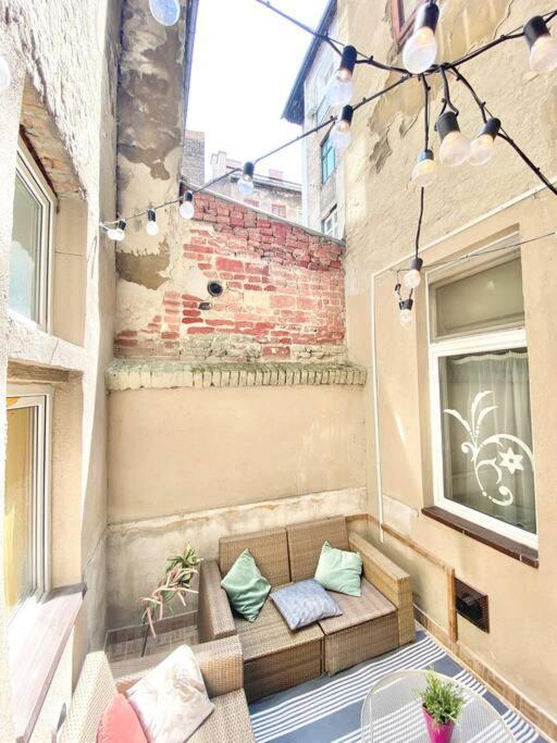 Stay Cool! Apartment With Sauna And Private Garden Budapest Ngoại thất bức ảnh